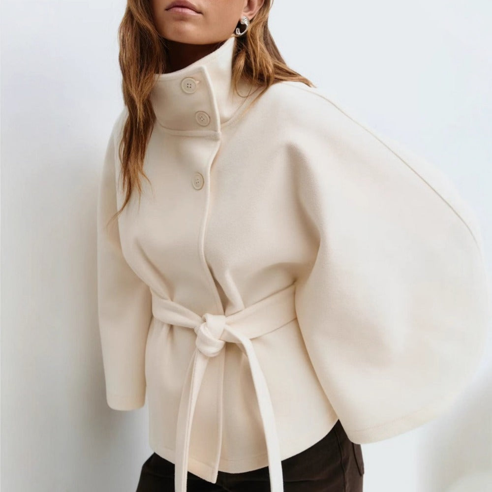 Charlotte Manteau Cape Femme Col Haut & Ceinture Ajustable pour Élégance et Chaleur Hivernale, vue 3