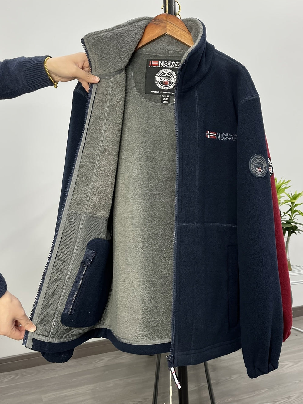 Julius Veste Polaire Outdoor Homme Douce, Chaude & Légère avec Col Protecteur, vue 2