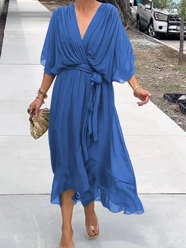 Aonnana | Robe verte en mousseline de soie avec décolleté en V