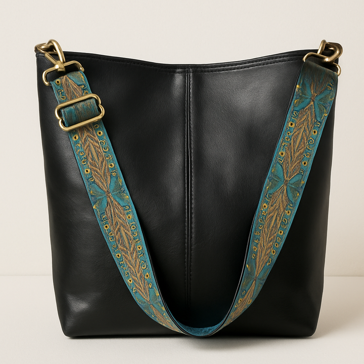 Caroline Sac Seau Femme Cuir Vegan Lisse avec Bandoulière Brodée & Style Bohème Chic