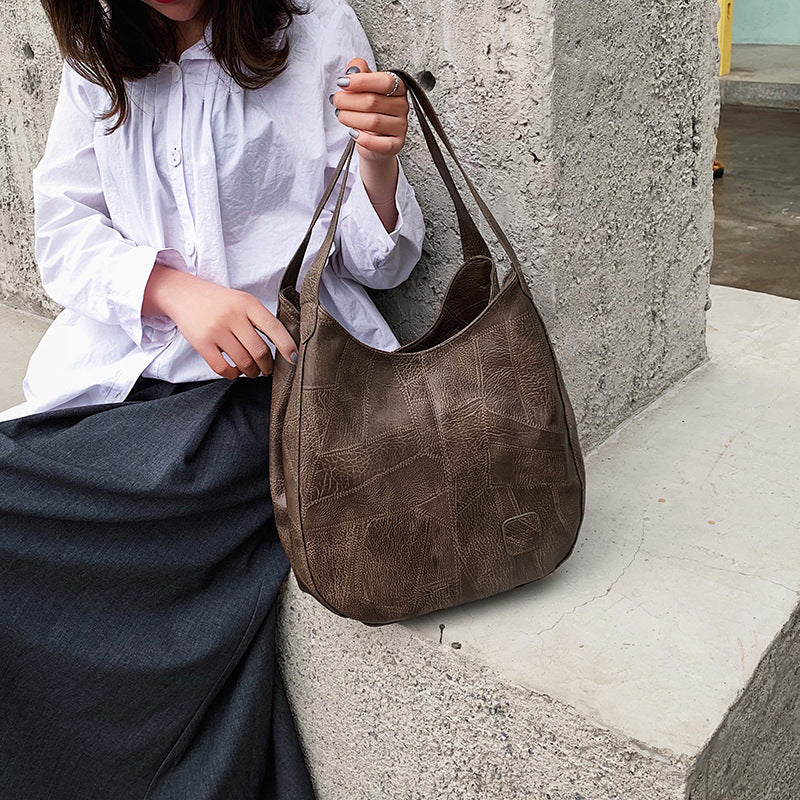Elowen Sac à Épaule Femme en Cuir Véritable avec Design Intemporel et Compartiments Pratiques, vue 17