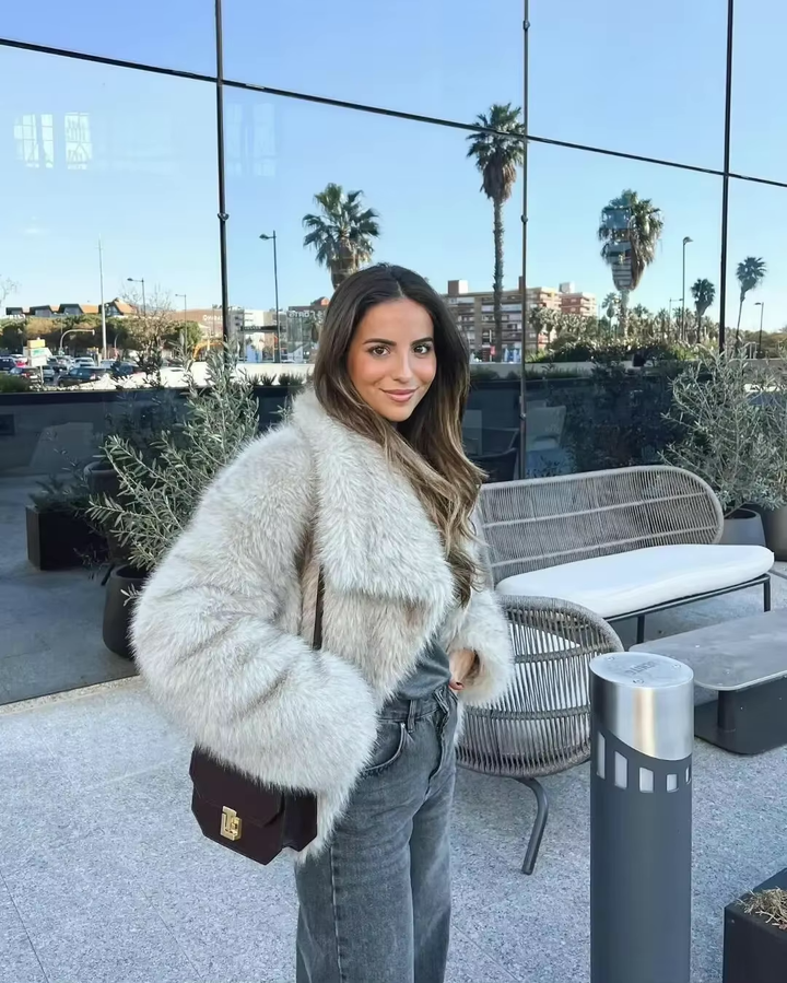 Liliana Manteau Femme Faux Fur Coat Ultra-Doux au Style Élégant pour l’Hiver, vue 3