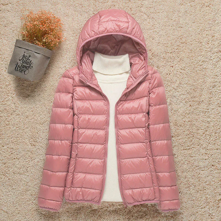 Daphne Veste Mi-Saison Femme Doudoune Légère avec Capuche Élégante & Coupe Slim, vue 18