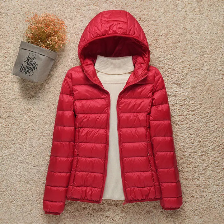 Daphne Veste Mi-Saison Femme Doudoune Légère avec Capuche Élégante & Coupe Slim, vue 7