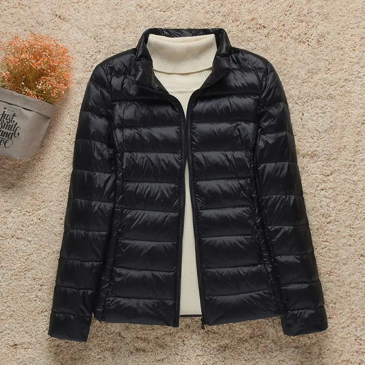 Daphne Veste Mi-Saison Femme Doudoune Légère avec Capuche Élégante & Coupe Slim, vue 11