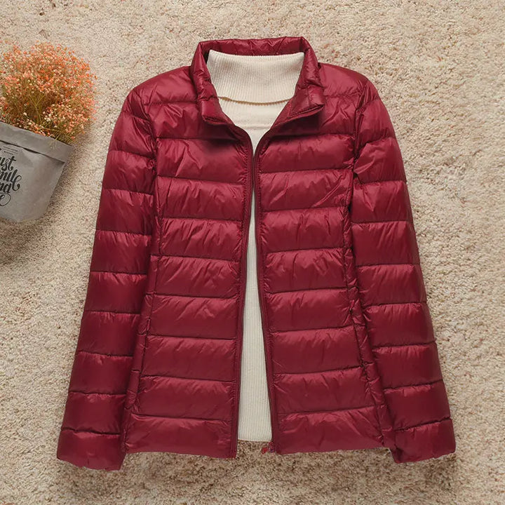 Daphne Veste Mi-Saison Femme Doudoune Légère avec Capuche Élégante & Coupe Slim, vue 12