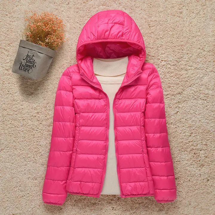 Daphne Veste Mi-Saison Femme Doudoune Légère avec Capuche Élégante & Coupe Slim, vue 22