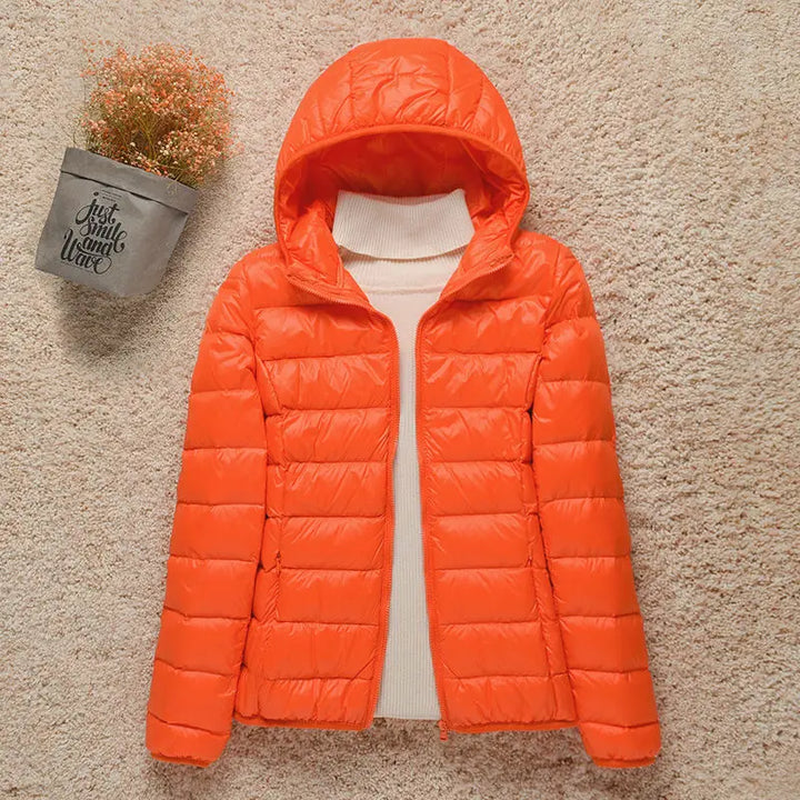 Daphne Veste Mi-Saison Femme Doudoune Légère avec Capuche Élégante & Coupe Slim, vue 14