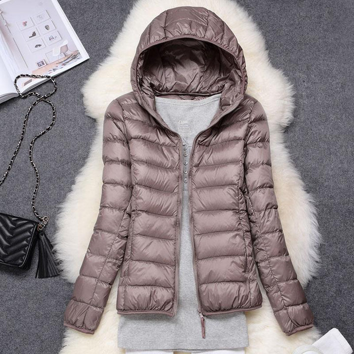 Nora Veste Femme Veste Imperméable Ultra-Légère avec Capuche Amovible & Plis Élégants, vue 2