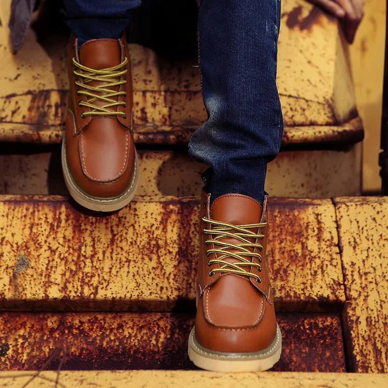Sandro Bottes d’Hiver en Cuir pour Homme Bottes Hautes Rétro à Lacets avec Coupe, vue 2