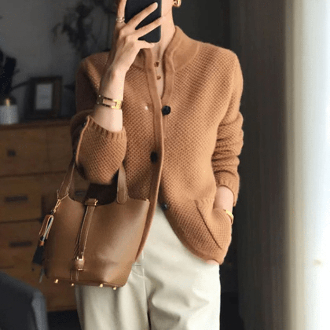 Xyla Cardigan Femme Cardigan Douillet et Sophistiqué au Style Élégant et Confortable, vue 2