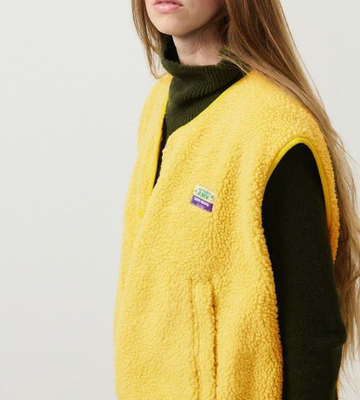 Gilet sans manches boutonné en laine d'agneau femme Doux, confortable et polyvalent, vue 9