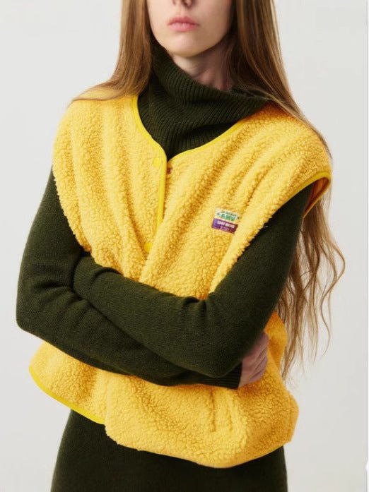 Gilet sans manches boutonné en laine d'agneau femme Doux, confortable et polyvalent, vue 8
